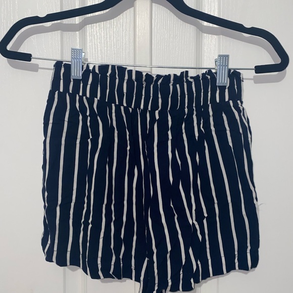 striped shorts - Picture 4 of 4